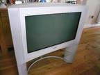 SONY TV KV32FQ70 100Hz,  Includes original stand,  remote...
